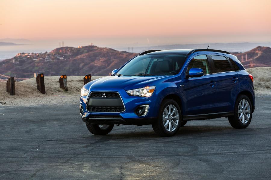  Mitsubishi Outlander Sport GT 2015 года  (фото 4 из 16)